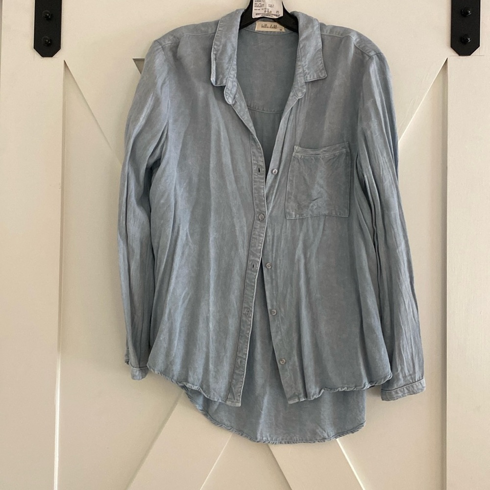 Bella Dahl blue with white wash button down size medium